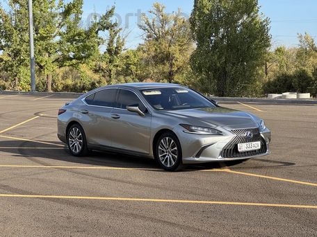 Lexus ES, 2019