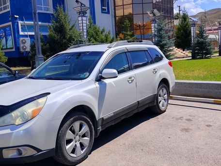 Subaru Outback, 2010 — 照片 1