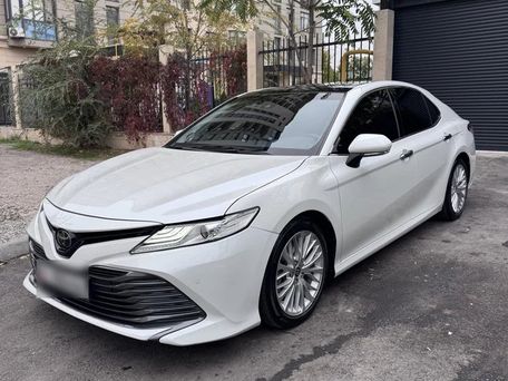 Toyota Camry, 2020 — photo 2
