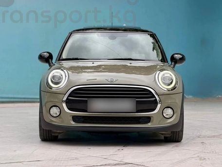 Mini Hatch, 2024