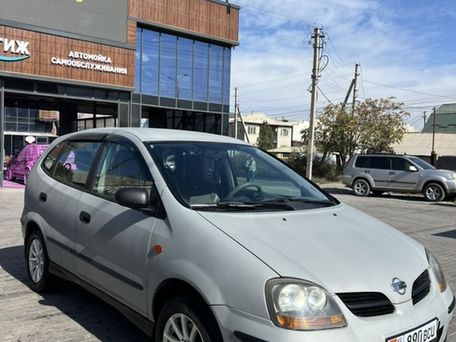 Nissan Almera Tino, 2000 — 照片 3