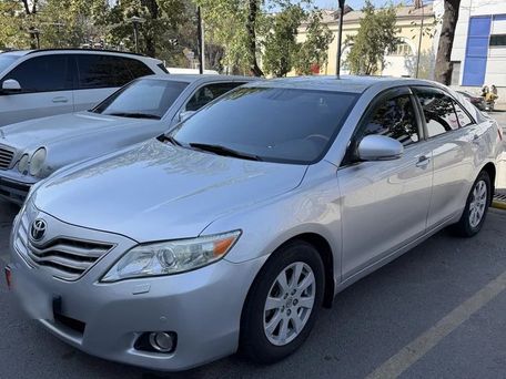 Toyota Camry, 2010 — фото 2
