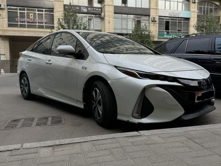 Toyota Prius, 2019 — photo 1