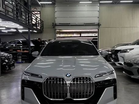 BMW 7 серии, 2023 — фото 1