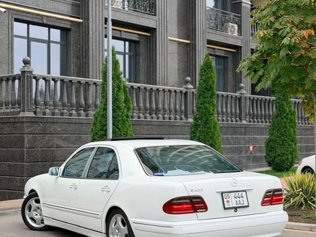 Mercedes-Benz E-Class, 2000 — photo 2