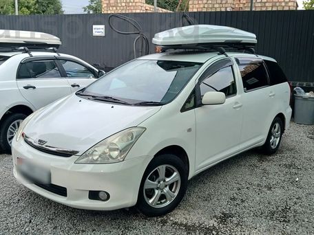 Toyota Wish, 2003 — 照片 1