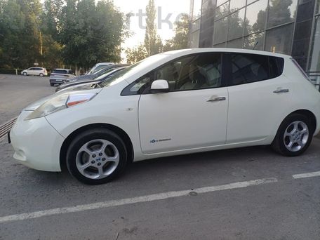 Nissan Leaf, 2011 — фото 4