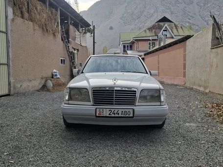 Mercedes-Benz E-Class, 1993 — 照片 5