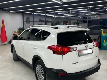 Toyota RAV4, 2015 — фото 3