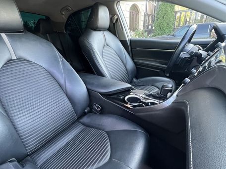 Toyota Camry, 2018 — фото 11