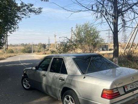 Mercedes-Benz W124, 1992 — photo 2