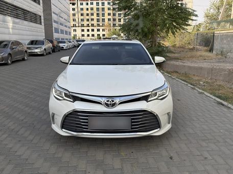 Toyota Avalon, 2018 — фото 1