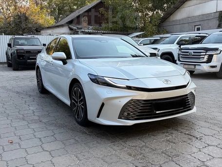 Toyota Camry, 2024 — photo 2