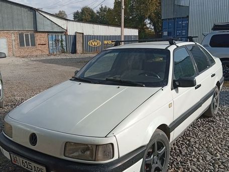 Volkswagen Passat, 1990 — 照片 1