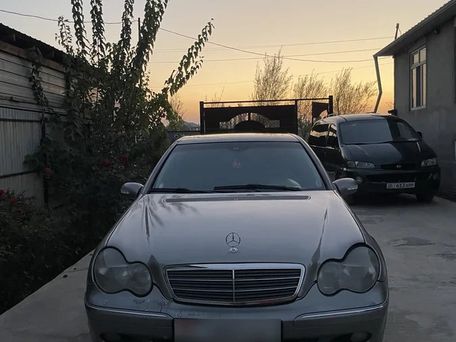 Mercedes-Benz C-Класс, 2003 — 照片 3