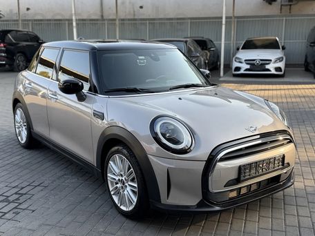 Mini Hatch, 2021 — photo 1