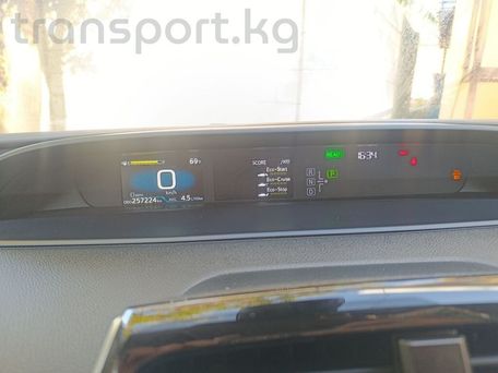 Toyota Prius, 2022 — 照片 2