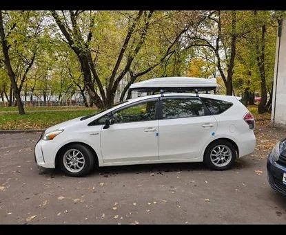 Toyota Prius v (+), 2015 — 照片 3