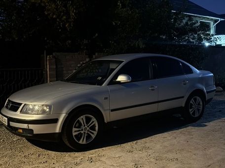 Volkswagen Passat, 1998 — 照片 1
