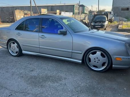 Mercedes-Benz E-Class, 2001 — photo 1