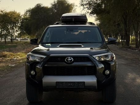 Toyota 4Runner, 2020 — фото 1