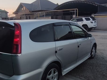 Honda Stream, 2003 — photo 3
