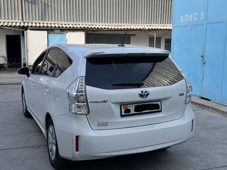 Toyota Prius v (+), 2012 — 照片 4