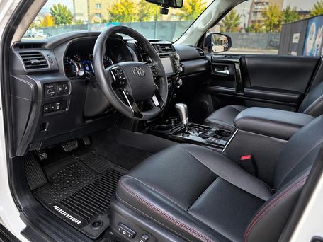 Toyota 4Runner, 2019 — photo 7