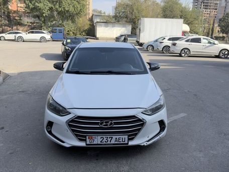 Hyundai Elantra, 2018 — 照片 1