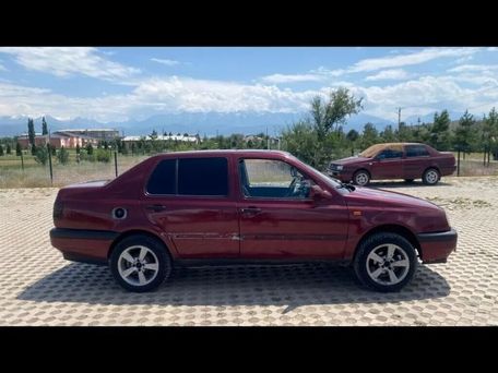 Volkswagen Vento, 1992 — photo 4