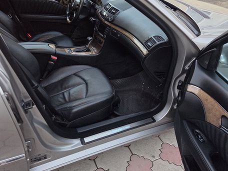 Mercedes-Benz E-Class, 2007 — photo 14