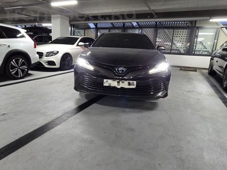 Toyota Camry, 2021 — 照片 2