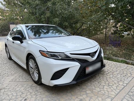 Toyota Camry, 2017 — photo 2