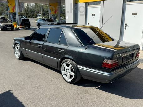 Mercedes-Benz E-Класс, 1993 — сүрөт 7