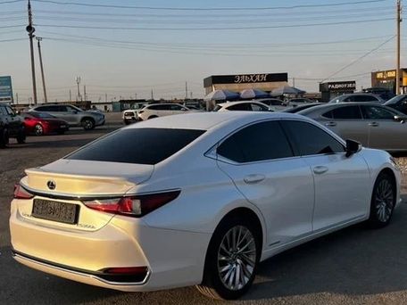 Lexus ES, 2020