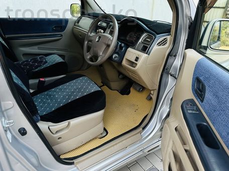 Honda Stepwgn, 2002 — photo 7