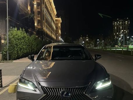 Lexus ES, 2019 — photo 1