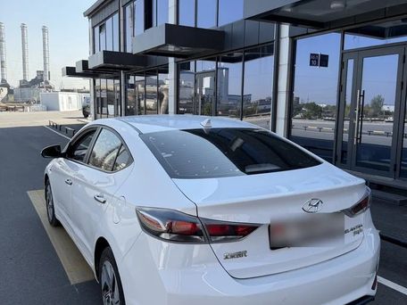Hyundai Elantra, 2019 — фото 3