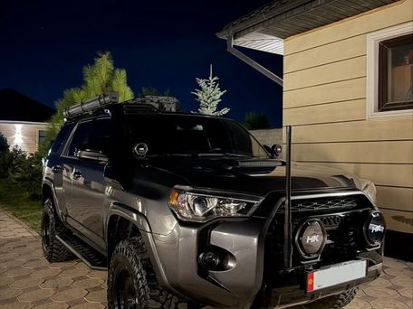 Toyota 4Runner, 2020 — фото 3