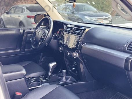 Toyota 4Runner, 2020 — photo 10