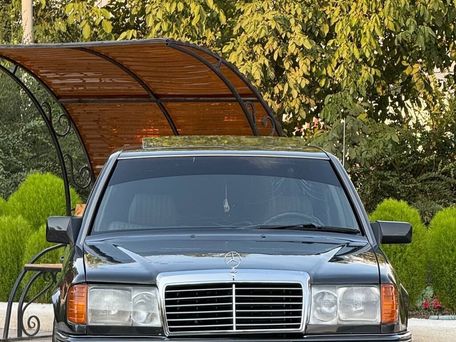 Mercedes-Benz W124, 1993
