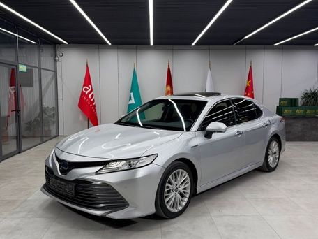 Toyota Camry, 2018 — photo 1