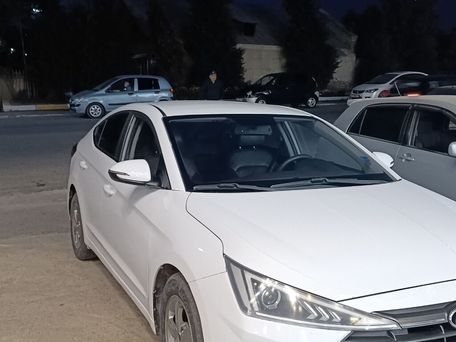 Hyundai Elantra, 2019 — photo 1