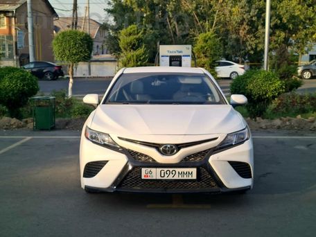Toyota Camry, 2018 — сүрөт 1