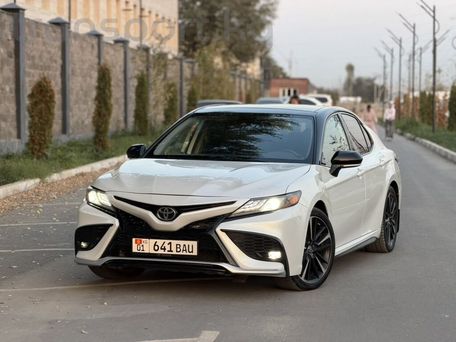 Toyota Camry, 2020 — 照片 1
