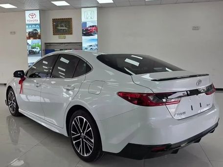 Toyota Camry, 2025 — фото 4