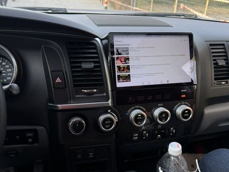 Toyota Sequoia, 2017 — photo 10