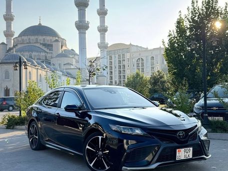 Toyota Camry, 2021 — фото 1