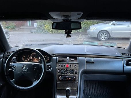 Mercedes-Benz E-Класс, 2001 — сүрөт 7