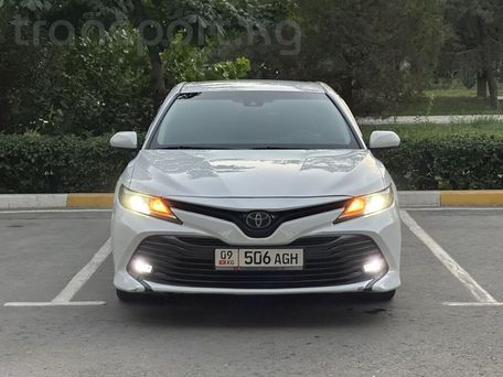 Toyota Camry, 2018 — фото 1